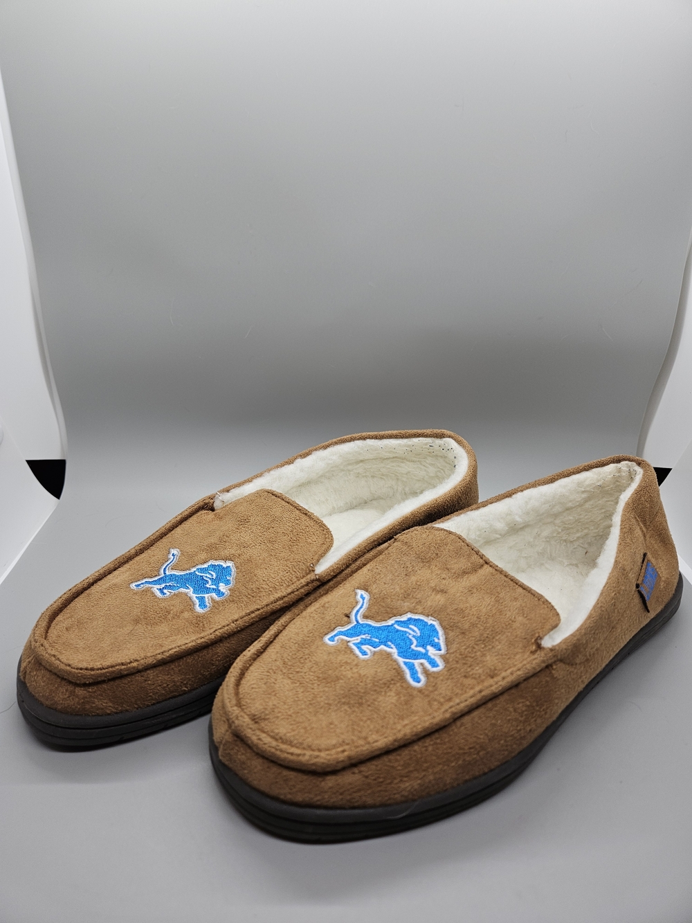 FOCO Detroit Lions NFL Mens Moccasin Slippers Faux Suede Fleece Lined Size S 7-8